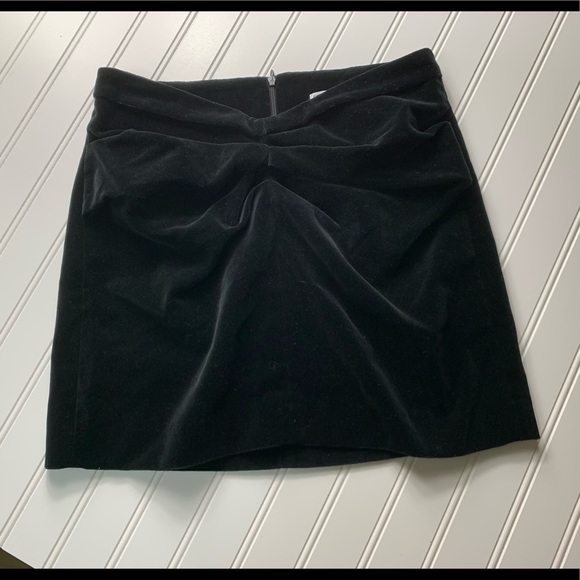 NWT- Zara High Waisted Mini Velvet Ruched Black Skirt Size Medium - Picture 10 of 12